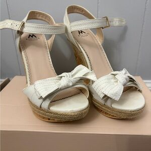 Madison by Shoe Dazzle White Bow Espadrille Wedge Sandals